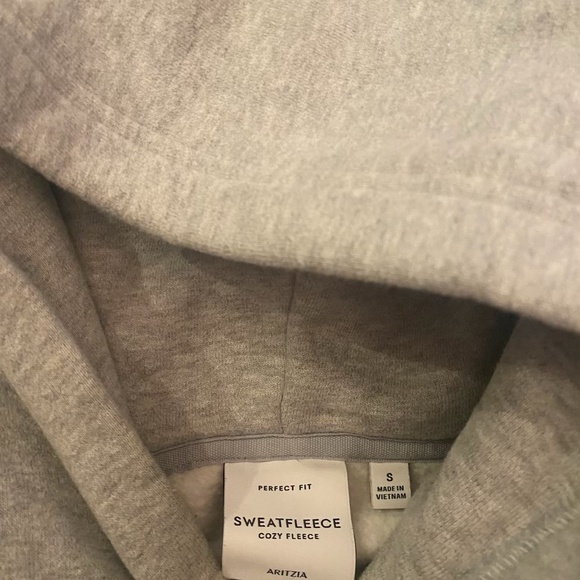 Aritzia Sweaters - Aritzia gray hoodie